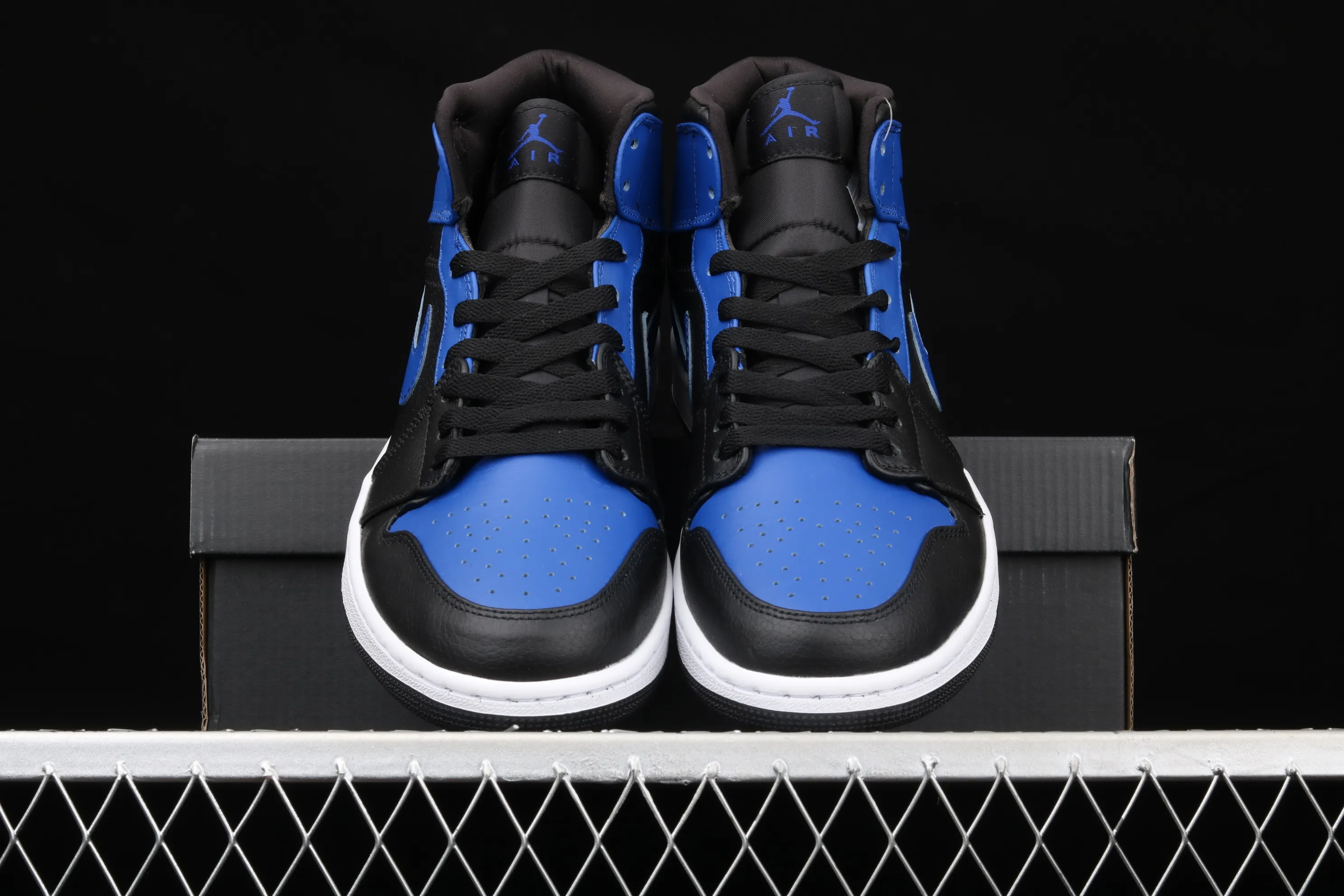 All categories Air Jordan Jordan series basketball shoes Air Jordan 1 Mid Air Jordan 1 Mid AJ1 Joe 1 black and blue China basketball shoes 554724-077